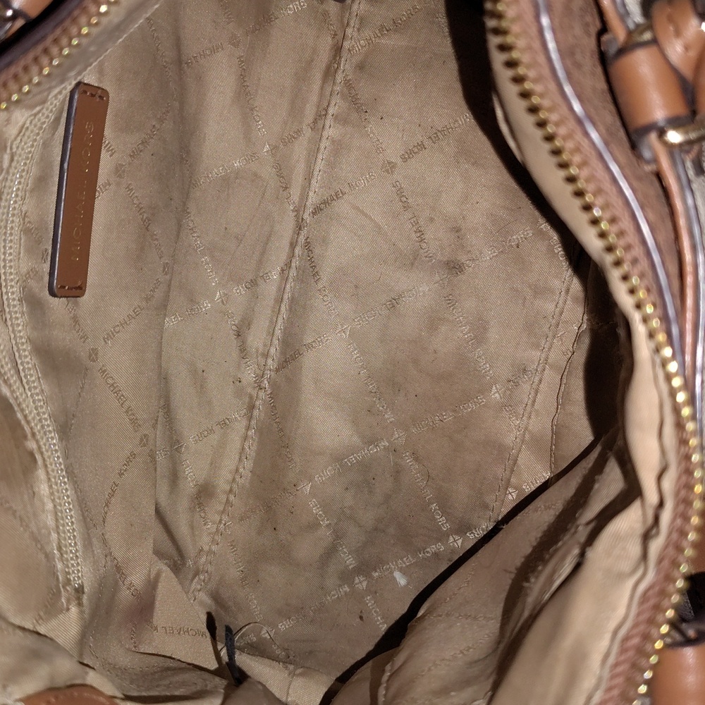 Michal Kors Bag & Wallet set - Picture 5 of 11